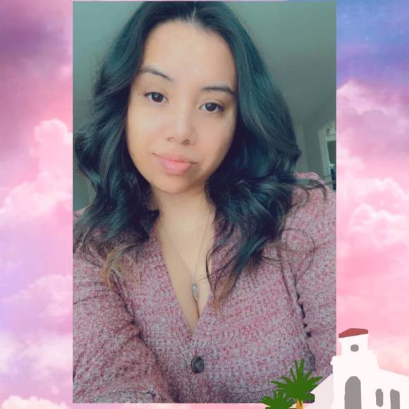 Profile Picture of Pauline Raborg (@misssuniga) on Poshmark