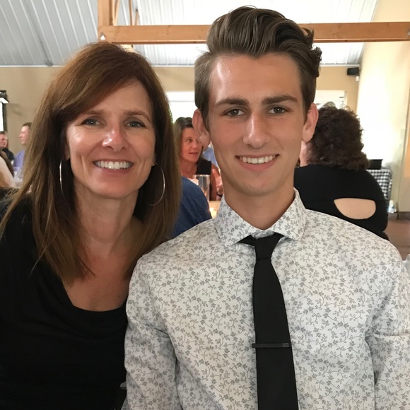 Sam Hershkovitz - Poshmark Profile Picture of Sam Hershkovitz (@samhersh) on Poshmark