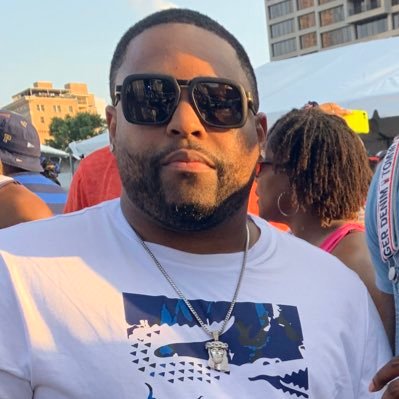 Profile Picture of IEatFARTS (@FatBill800) on Twitter