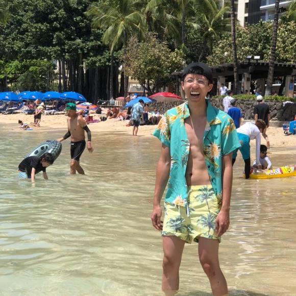 Profile Picture of Nguyen Huynh (@topaznnerd) on Poshmark