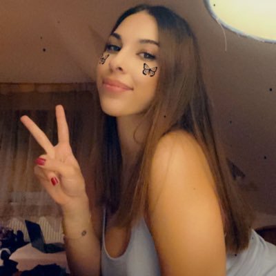 Profile Picture of L 🦋 (@yourfriendLilan) on Twitter