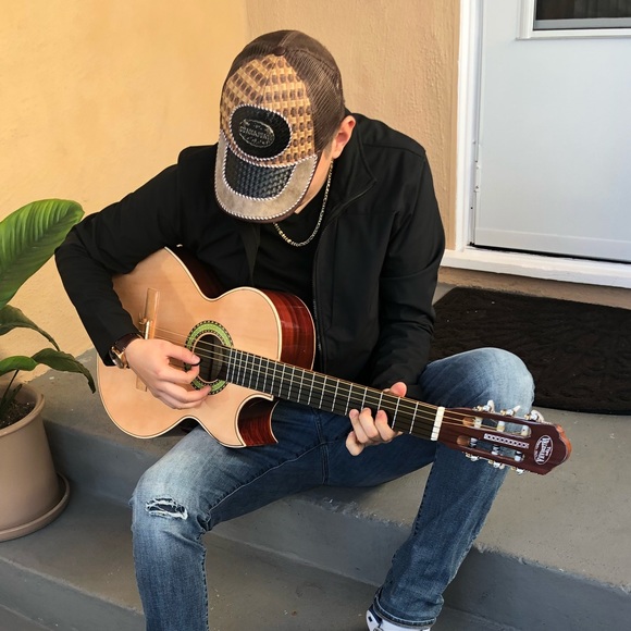 Profile Picture of Herminio Castro jr (@jeezyeazy510) on Poshmark