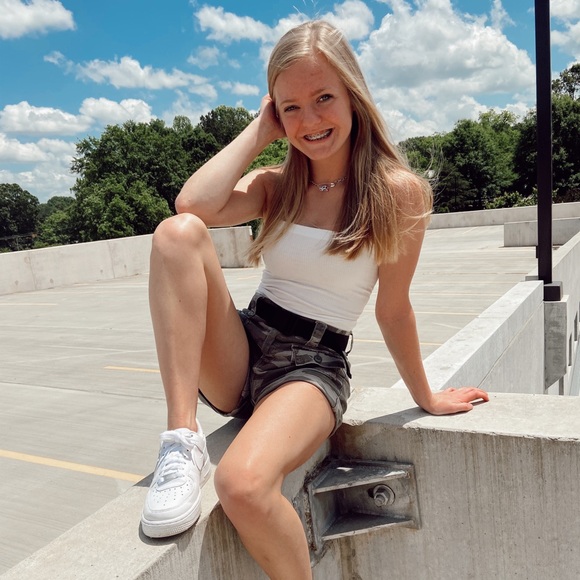 Profile Picture of Emma Hetland (@emma_marie16) on Poshmark