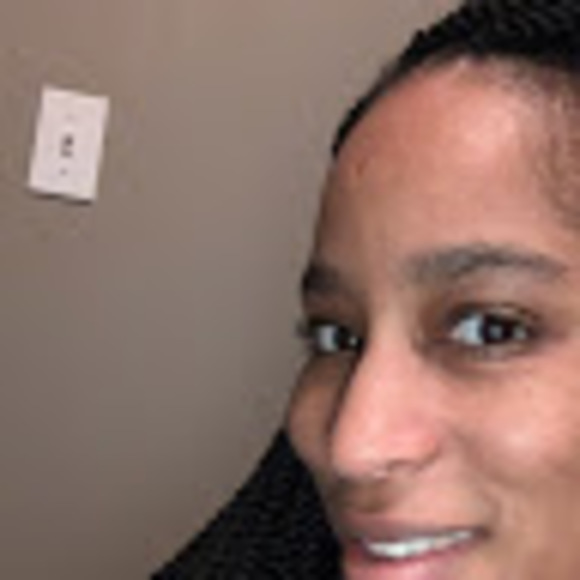 Profile Picture of Tamesha Earvin (@tmearvin) on Poshmark