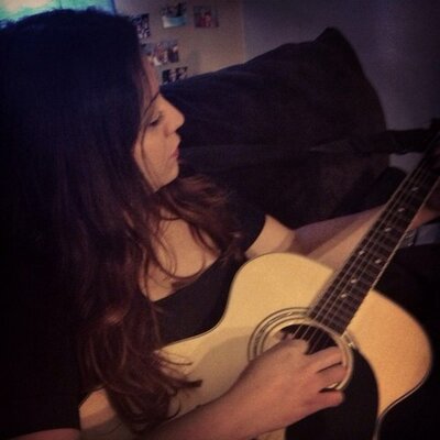 Profile Picture of Erica Ledee (@karaokelover1) on Twitter