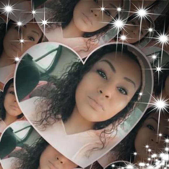 Profile Picture of Mikayla Sheriff (@smilek) on Poshmark