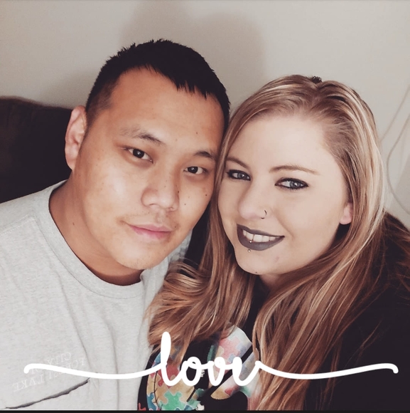Profile Picture of Kayla Handt (@khandt93) on Poshmark