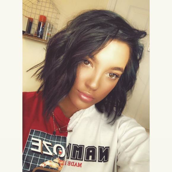 Profile Picture of Hannah Sharpe (@hannahleigh269) on Poshmark