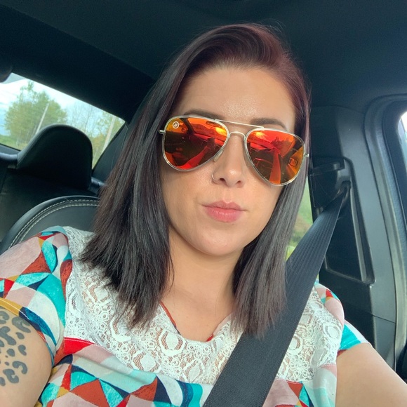 Profile Picture of Cassandra Beard (@sandralee03) on Poshmark
