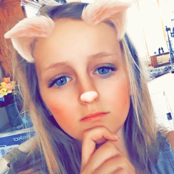 Profile Picture of Caitlin Fuhs (@cf1222) on Poshmark