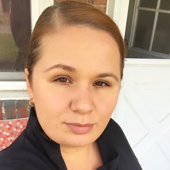 Profile Picture of Fatime Latifi (@fatime237) on Poshmark