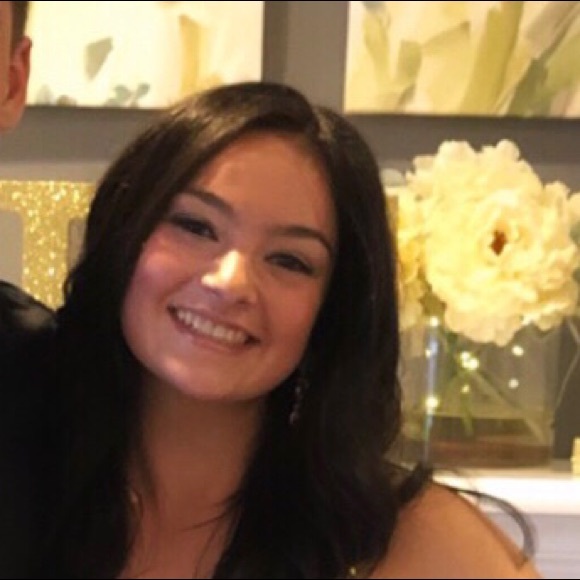 Profile Picture of Victoria Isernia (@visernia) on Poshmark