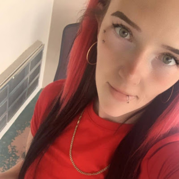 Profile Picture of Kylee Meyer (@kyleemeyer328) on Poshmark