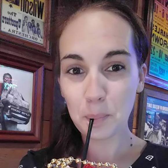 Profile Picture of Alaena Pecoraro (@alaena89) on Poshmark