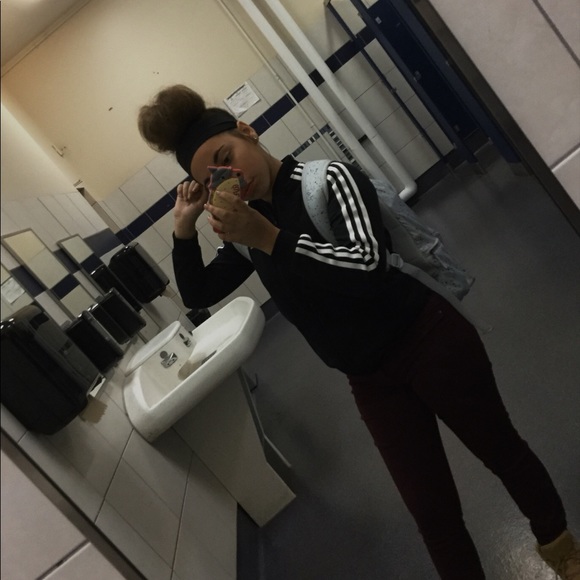 Profile Picture of Reese Garnica (@reesegarnica7) on Poshmark