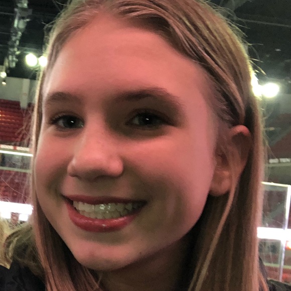Profile Picture of Sarah Stricker (@sarahstricker29) on Poshmark