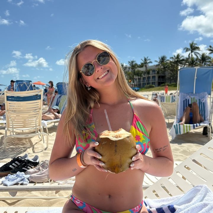 Profile Picture of skylar (@skylarseides) on Tiktok