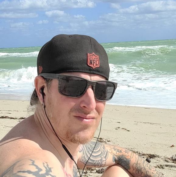 Profile Picture of Mark Pettitt (@drorgazmo) on Poshmark