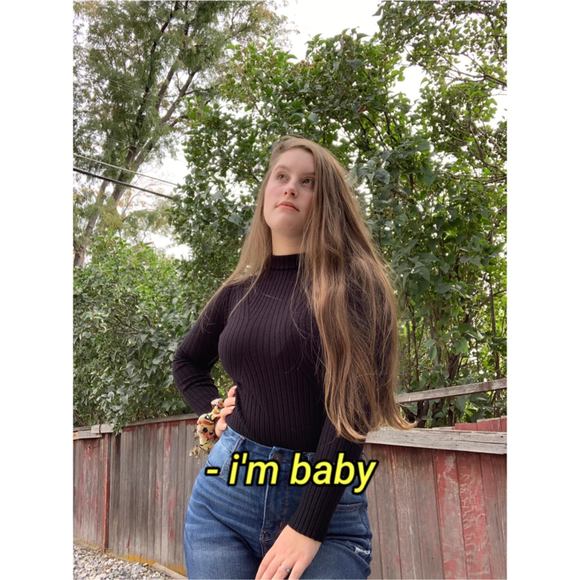 Profile Picture of Carly Barnes (@carly_01) on Poshmark