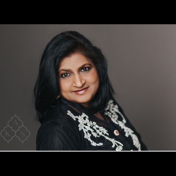 Profile Picture of Ritu Patel (@rituposh) on Poshmark