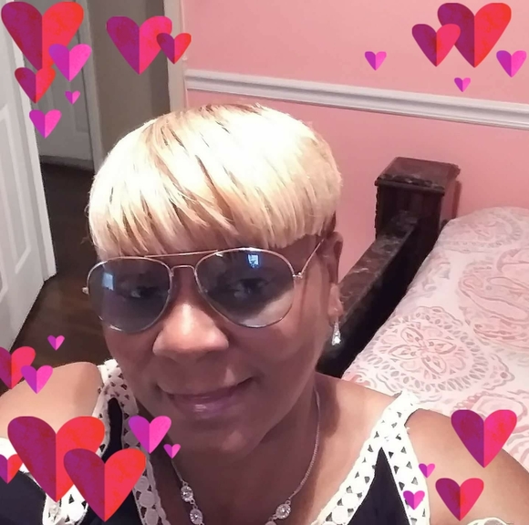 Profile Picture of Peggy Garror (@kylenz2013) on Poshmark