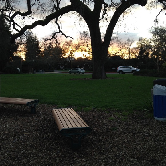 Profile Picture of Monica Walden (@monicawalden) on Poshmark