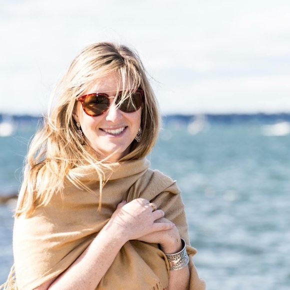 Profile Picture of Maura k. Wieler (@mekelly09) on Poshmark