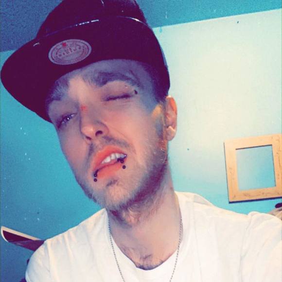 Profile Picture of Joshua Ritterr (@joshuaritter1) on Poshmark