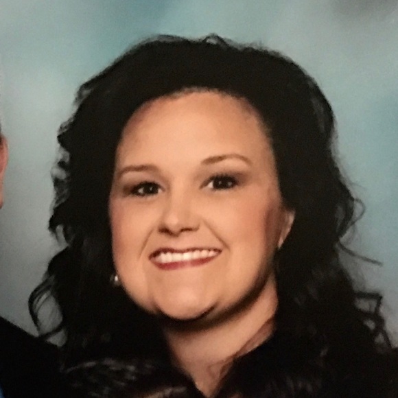 Profile Picture of Kimberly Kuhlman (@kimberlykuhlman) on Poshmark