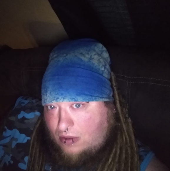 Profile Picture of James Gundrum (@gundrumjames) on Poshmark