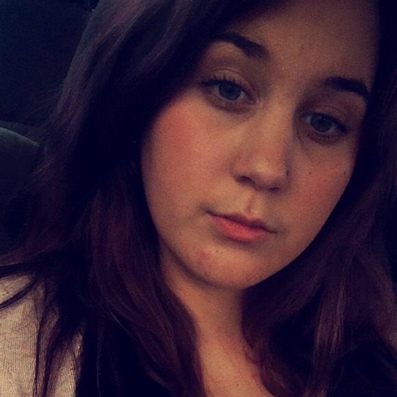 Profile Picture of Cheyenne Chase (@sweetheartchy) on Poshmark