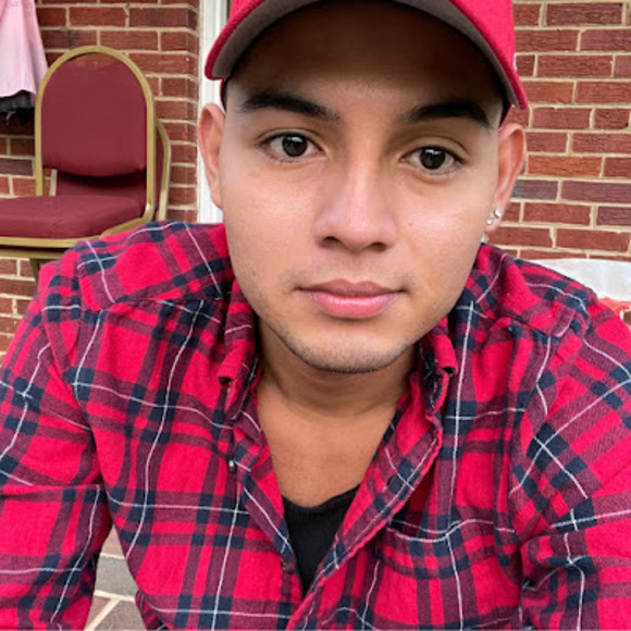 Profile Picture of Alexander Garcia (@alexandergar251) on Poshmark