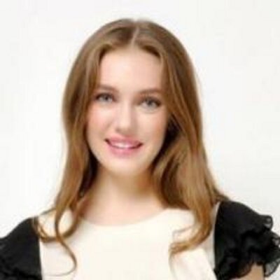 Profile Picture of Laura Braymer (@gurlylaura) on Twitter