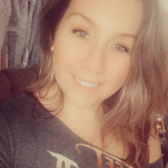 Profile Picture of Sam Dickson (@steelersgurl55) on Poshmark