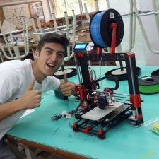 Profile Picture of David Chami (@thechamis) on Twitter