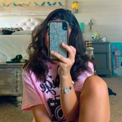 Profile Picture of Paige (@paigeheller_) on Twitter