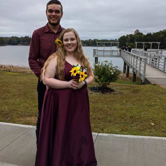 Profile Picture of Nickie Reitz (@nickieblue01) on Poshmark