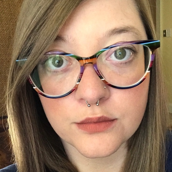 Profile Picture of Miranda Burkhamer (@mmmiri) on Poshmark