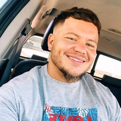 Profile Picture of Lawrence Gutierrez (@larrybyrd_52) on Twitter