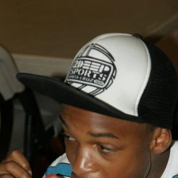 Profile Picture of Weldon Wright (@diamondice1101) on Poshmark