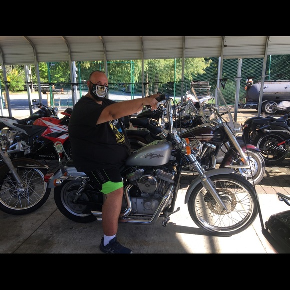 Justin Wager - Poshmark Profile Picture of Justin Wager (@justinjenn18) on Poshmark