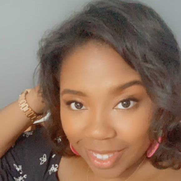Profile Picture of Joyce Mason-feaster (@jbmasonfeaster) on Poshmark