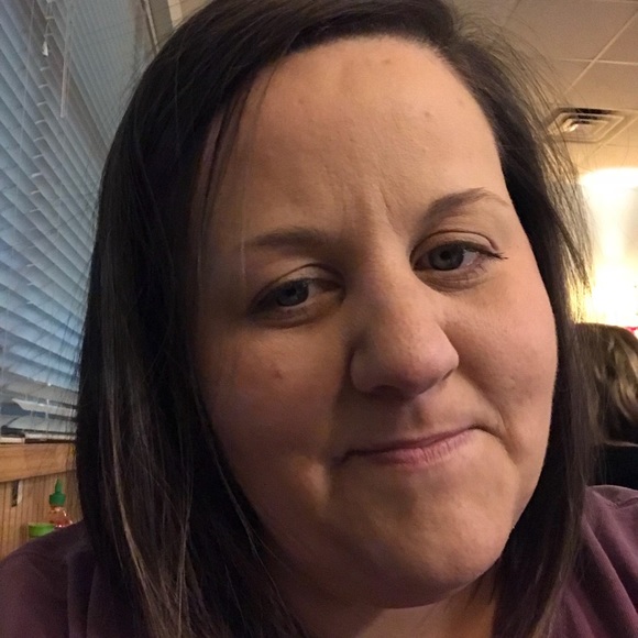 Profile Picture of Chrissie Shumate (@shumatec) on Poshmark