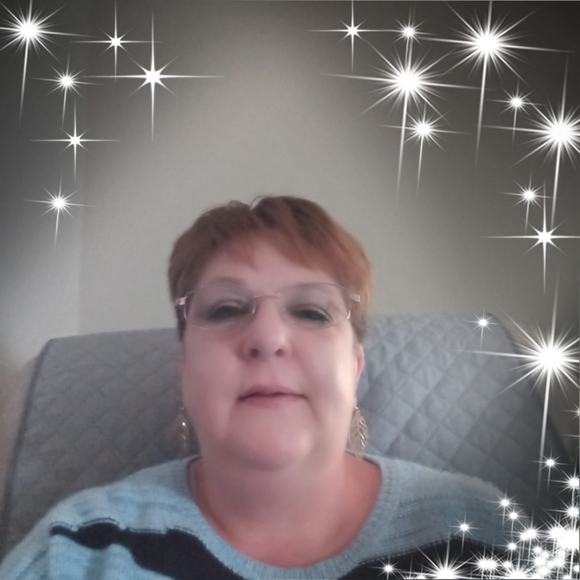 Profile Picture of Cindy Bartosh (@cindybartosh) on Poshmark