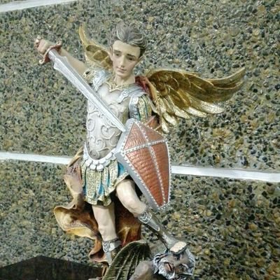 Profile Picture of justin adolf henao (@justauro21) on Twitter