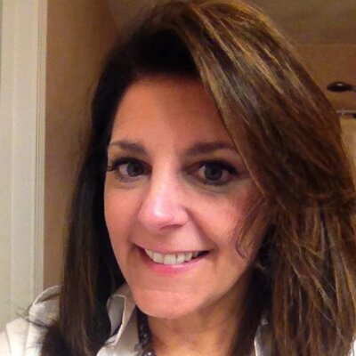 Profile Picture of Kim Devine (@KimKimdevine) on Twitter