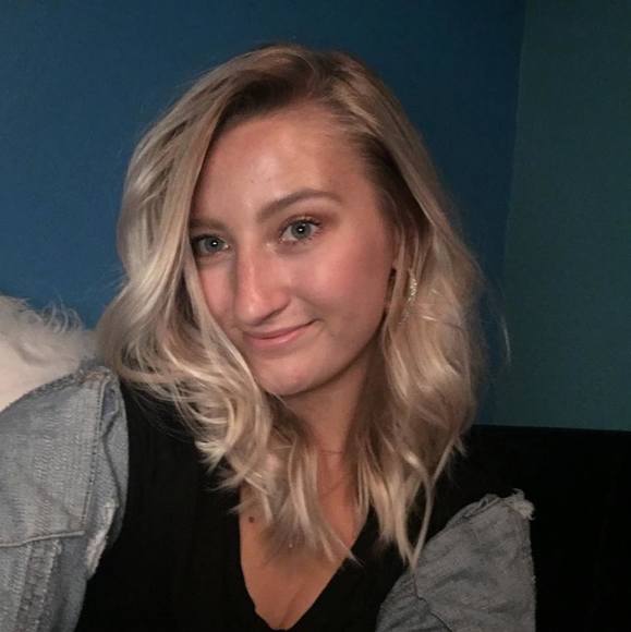 Profile Picture of Brianna Heller (@hellerbrianna) on Poshmark