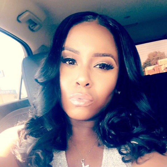 Profile Picture of Shawna Lockett (@shawwwtylo) on Poshmark