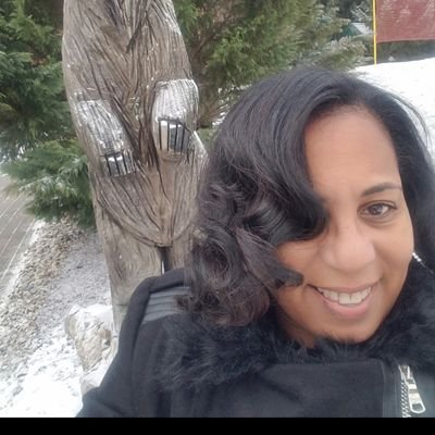 Profile Picture of Crystal V. Harris (@MadamVereen) on Twitter