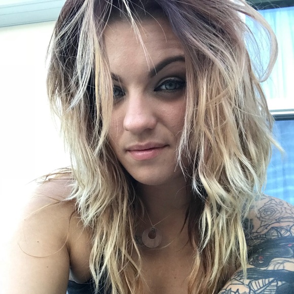 Profile Picture of Rachel Dormois (@racheldormois89) on Poshmark